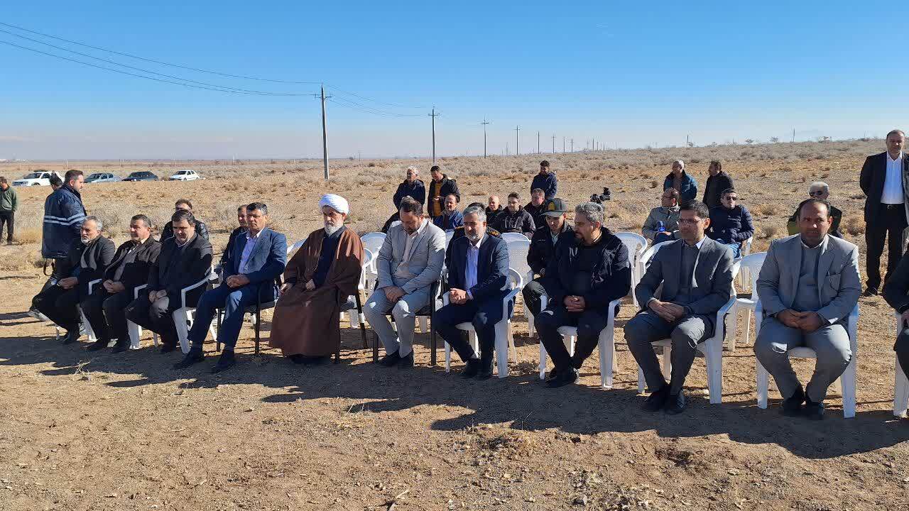 ساخت نیروگاه خورشیدی ۵۰ مگاواتی در بویین زهرا آغاز شد