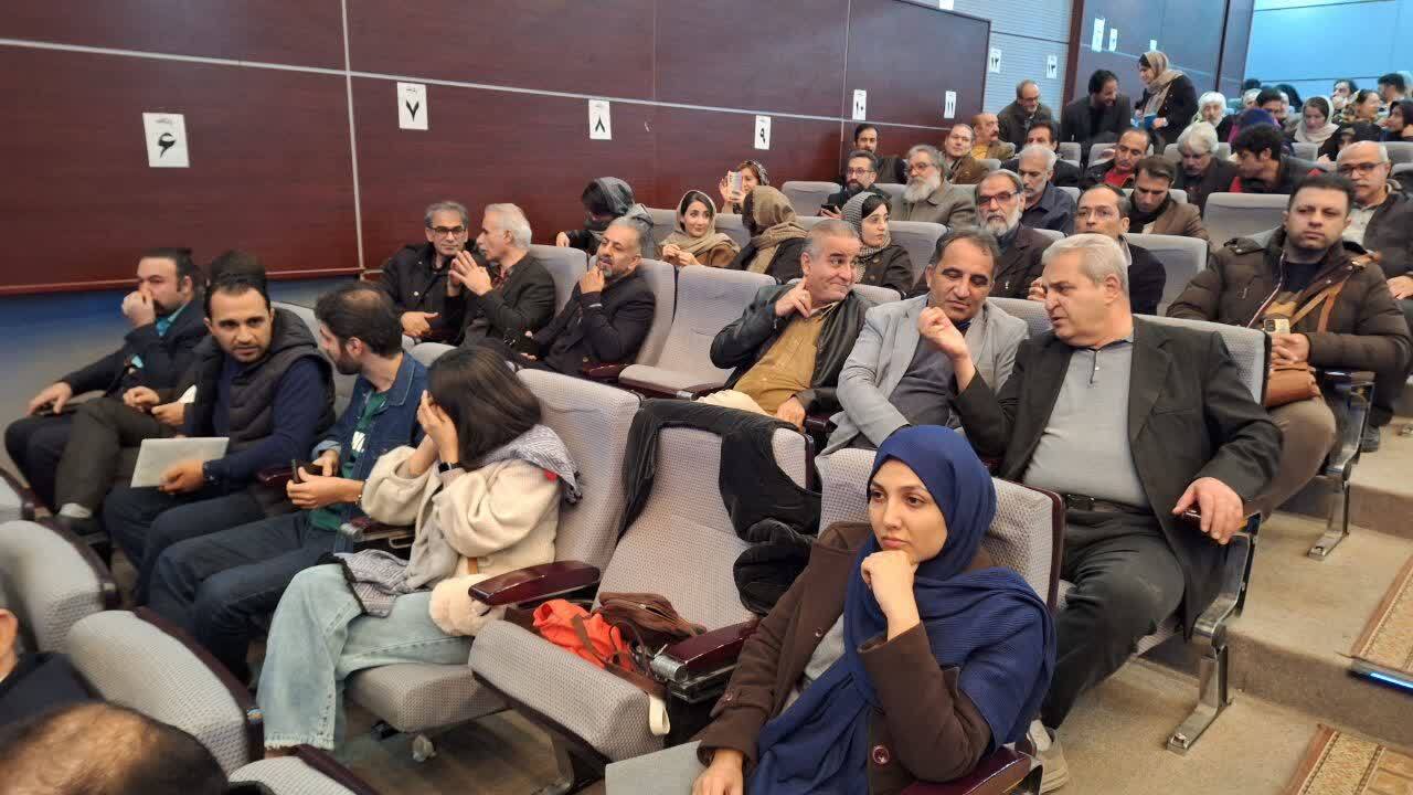 تفاهم‌نامه حمایت از هنرمندان و اصحاب رسانه در سفر وزیر ارشاد به قزوین امضا شد 