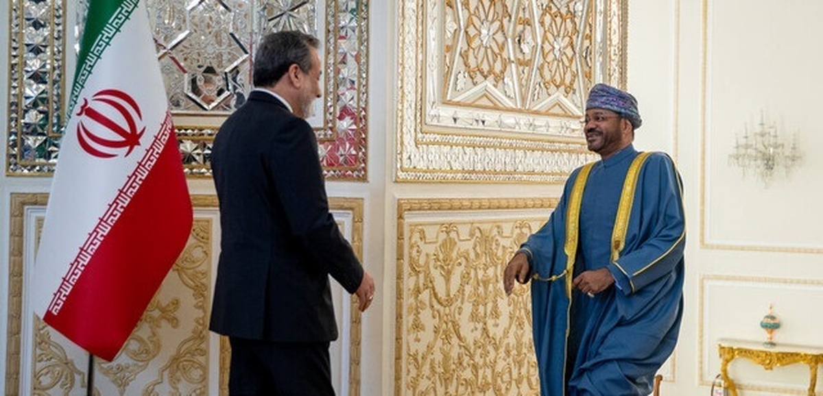 استقبال عراقچی از وزیر خارجه عمان در تهران