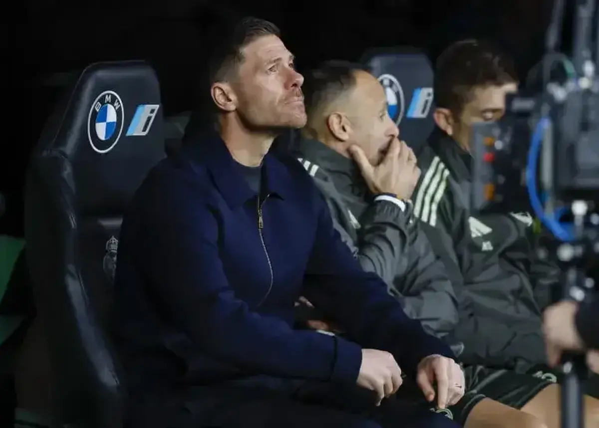 تاوان شکست در ال‌کلاسیکو؛ پوست موز زیر پای ژابی آلونسو