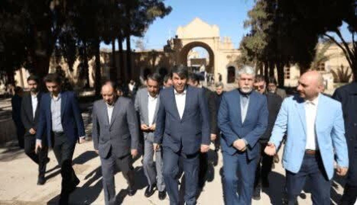 وزیر ارشاد در بازدید از موزه هنرهای صنعتی: کرمان یکی از قطب‌های مهم هنرهای نمایشی است