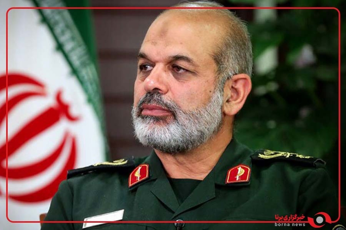 جانشین فرمانده کل سپاه با حضور در مراکز درمانی از جانبازاِن انتظامی و امنیتی حملات تروریستی اخیر عیادت کرد