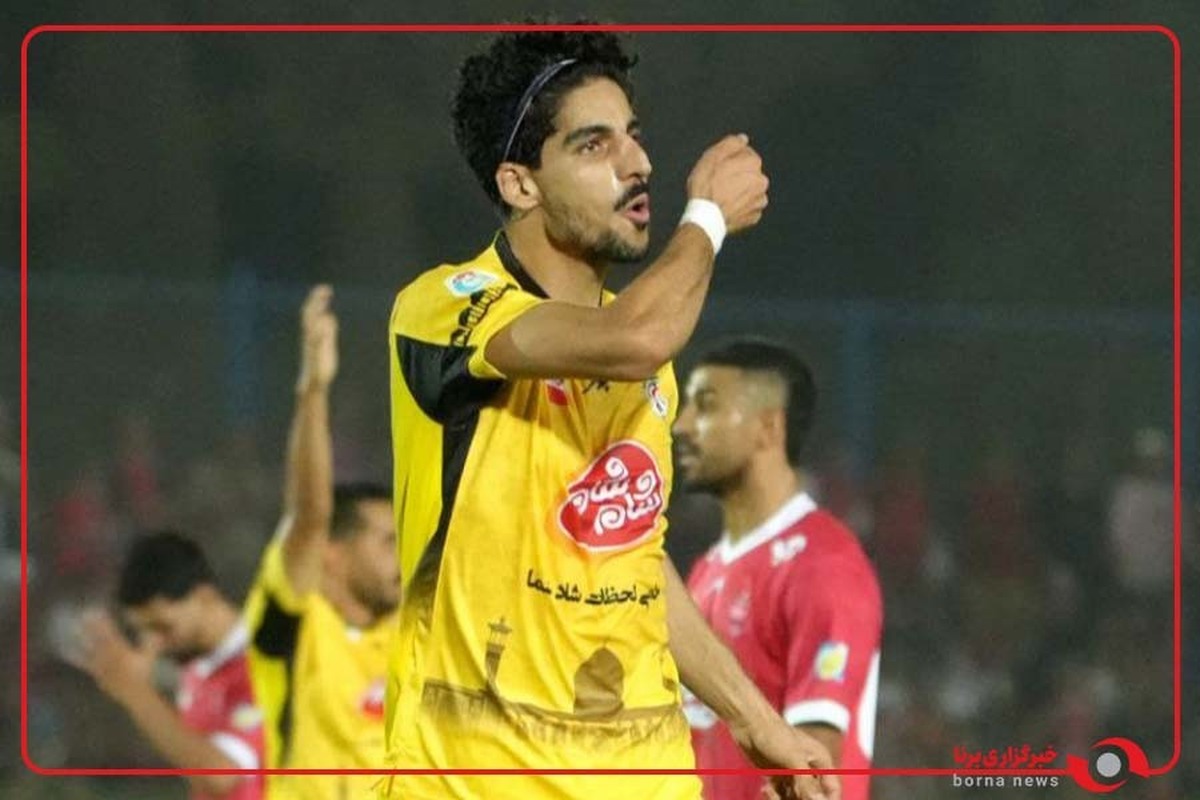 گل اول فجرسپاسی به پرسپولیس توسط حسین شهابی در دقیقه ۸