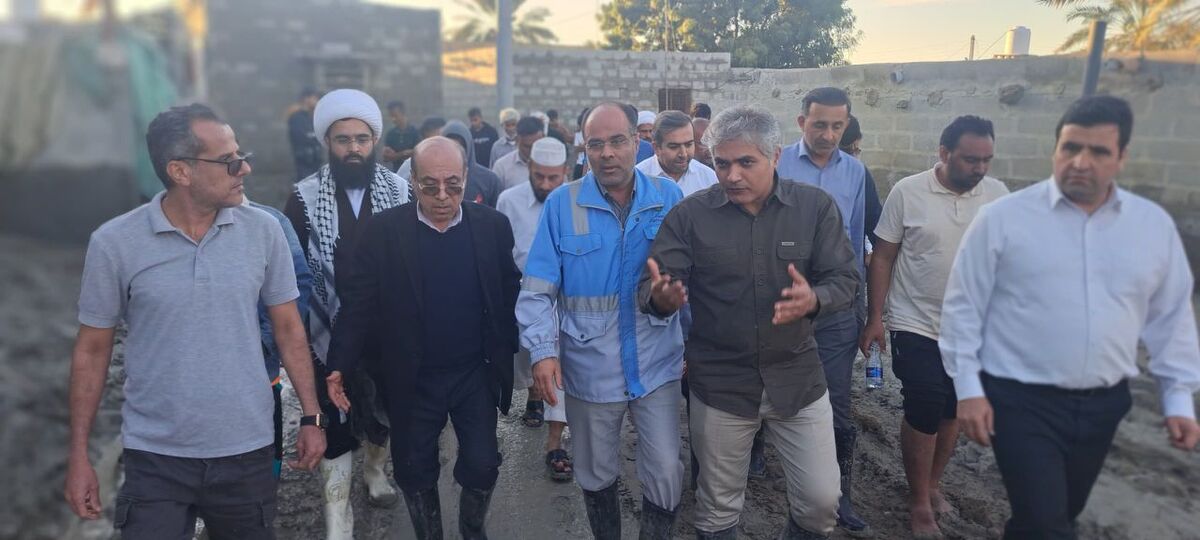بازدید میدانی رئیس ستاد بحران کشور از روستاهای سیل‌زده جاسک