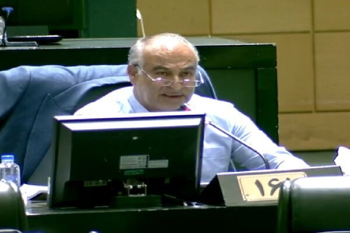 نماینده مجلس: کارمندان انتظار دارند  که افزایش حقوق‌شان متناسب با نرخ تورم باشد