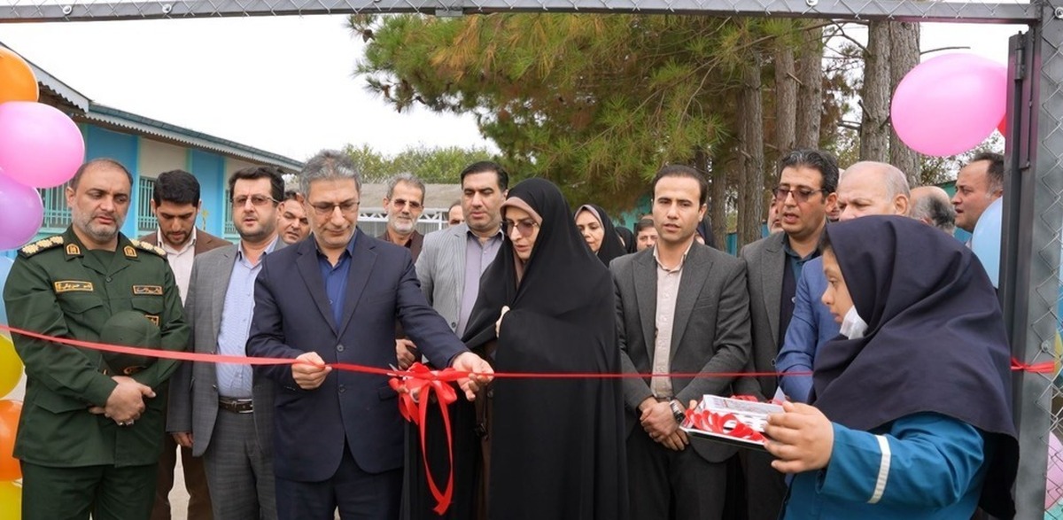 افتتاح چمن مصنوعی مدرسه استثنایی در صومعه‌سرا