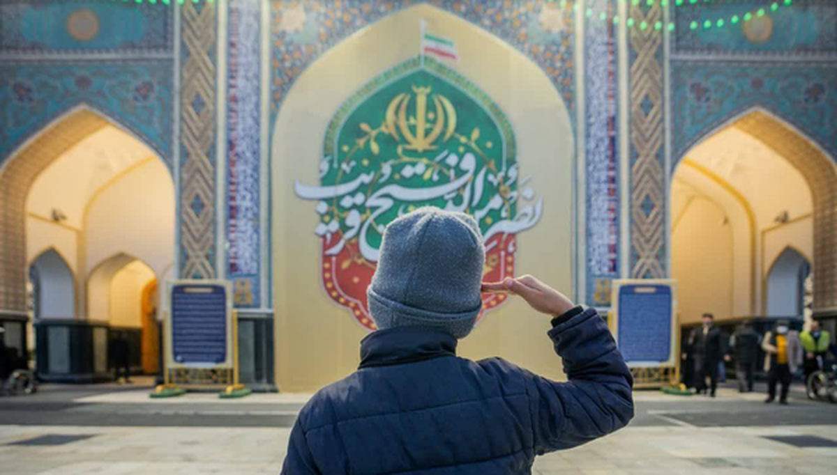 اهتزاز دیوارنگاره «نصر من الله وفتح قریب» در حرم امام رضا(ع)