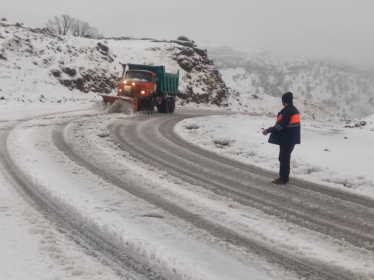 گردنه چری مسدود شد/ کولاک و کاهش دید عامل انسداد