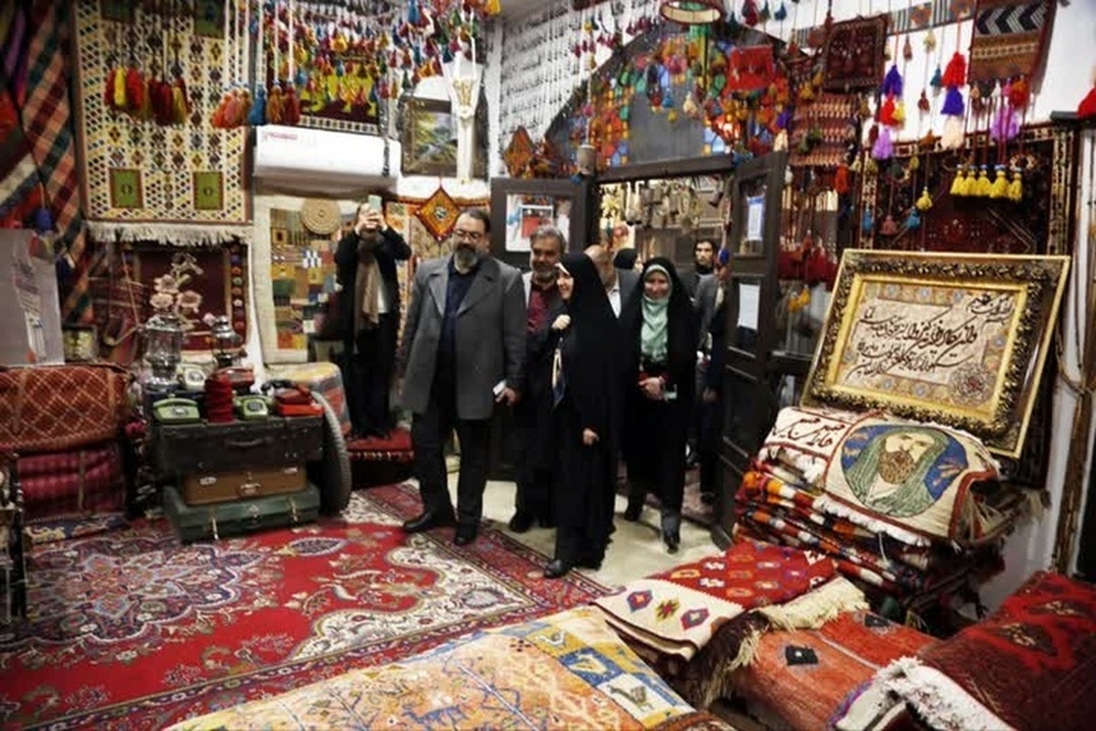 بازار هنر؛ پیوند دهنده گردشگران با محصولات صنایع دستی است