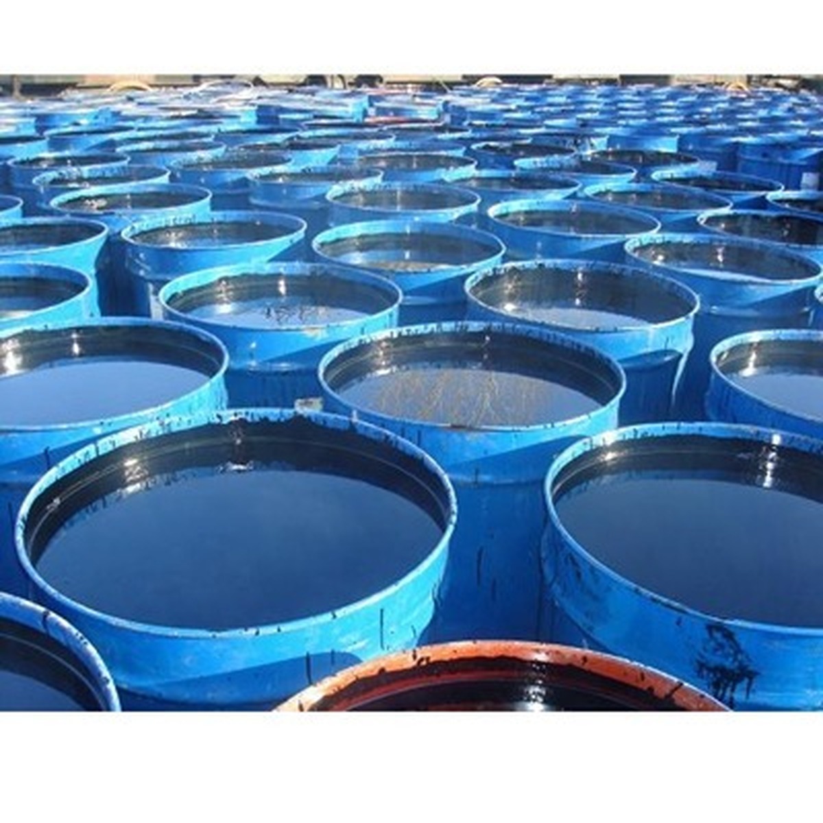 آغاز ساماندهی معابر بروجن با تخصیص قیر رایگان