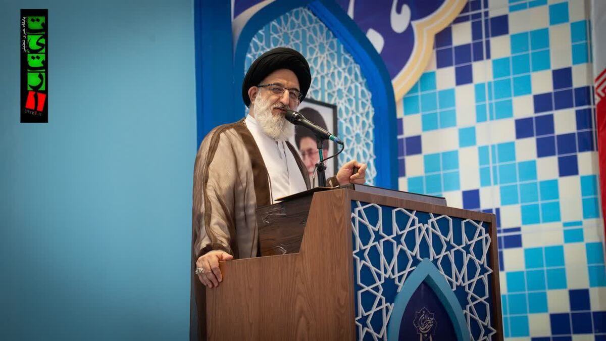 امام جمعه کرج: جمهوری اسلامی اهل تعامل و مذاکره عزتمندانه است