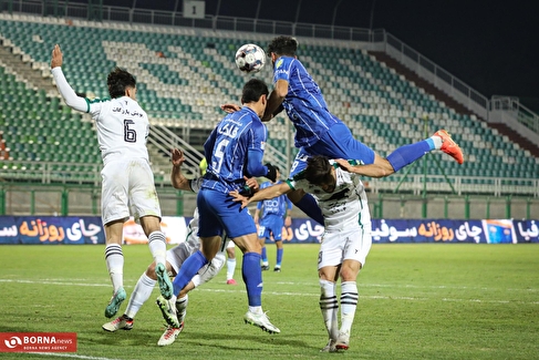 دیدار تیم‌های فوتبال ذوب‌آهن -استقلال