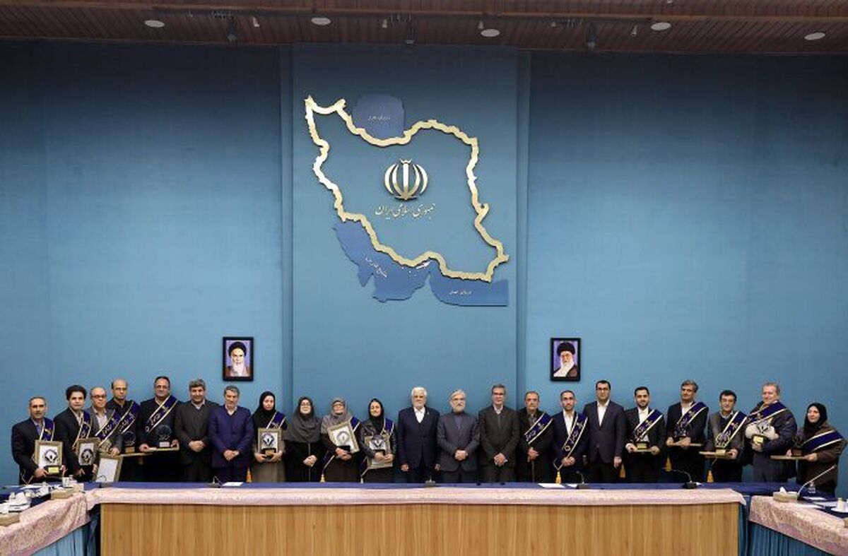 سومین مراسم تجلیل از سرآمدان آموزش کشور با معاون اول رئیس جمهور و وزیر علوم برگزار شد + اسامی ۱۹ سرآمد آموزشی کشور