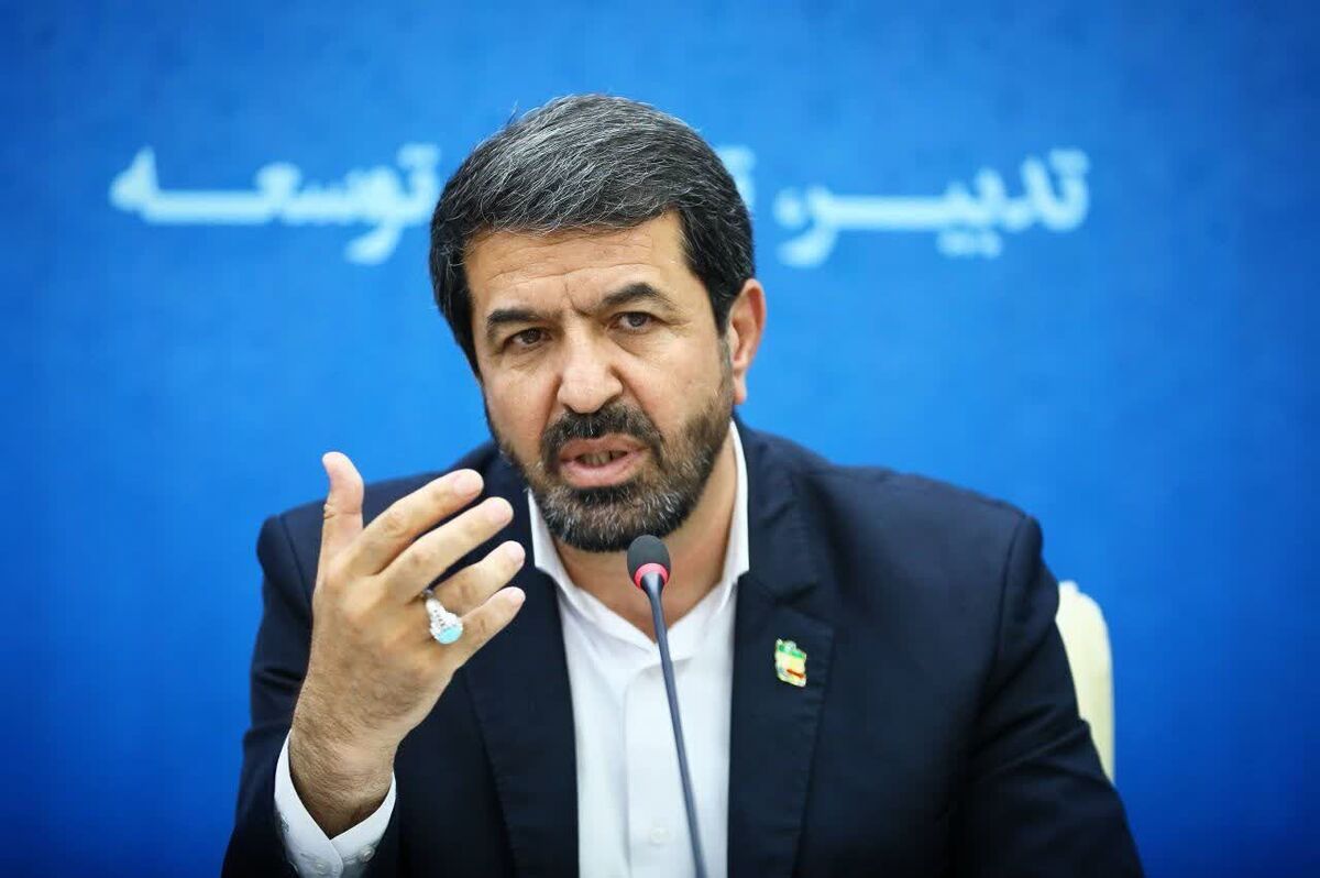 ابتکار استاندار همدان برای رعایت نظم و وقت شناسی در نشست های اداری