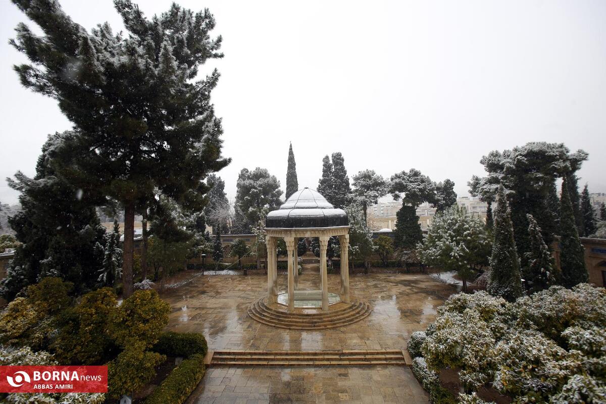 بارش برف در حافظیه شیراز