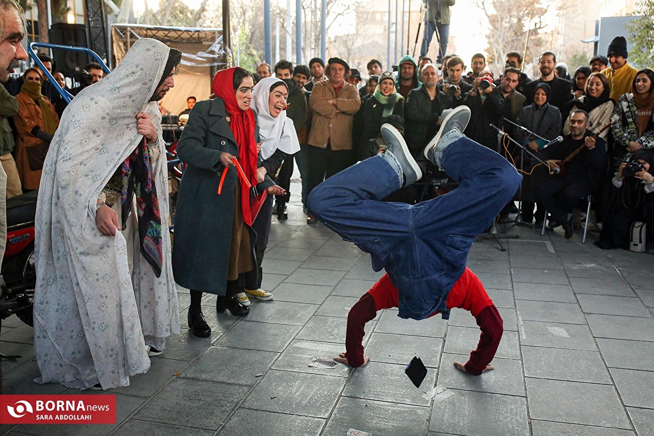 نمایش خیابانی خانواده آقای هاشمی