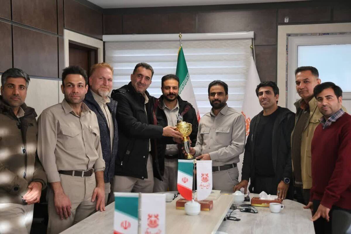 نایب‌قهرمانی تیم بسکتبال پیشکسوتان مجتمع مس درآلو در مسابقات استان کرمان