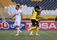 حملات بی‌ثمر طلایی‌پوشان در نقش‌جهان؛ توقفی که به سود تراکتور تمام شد