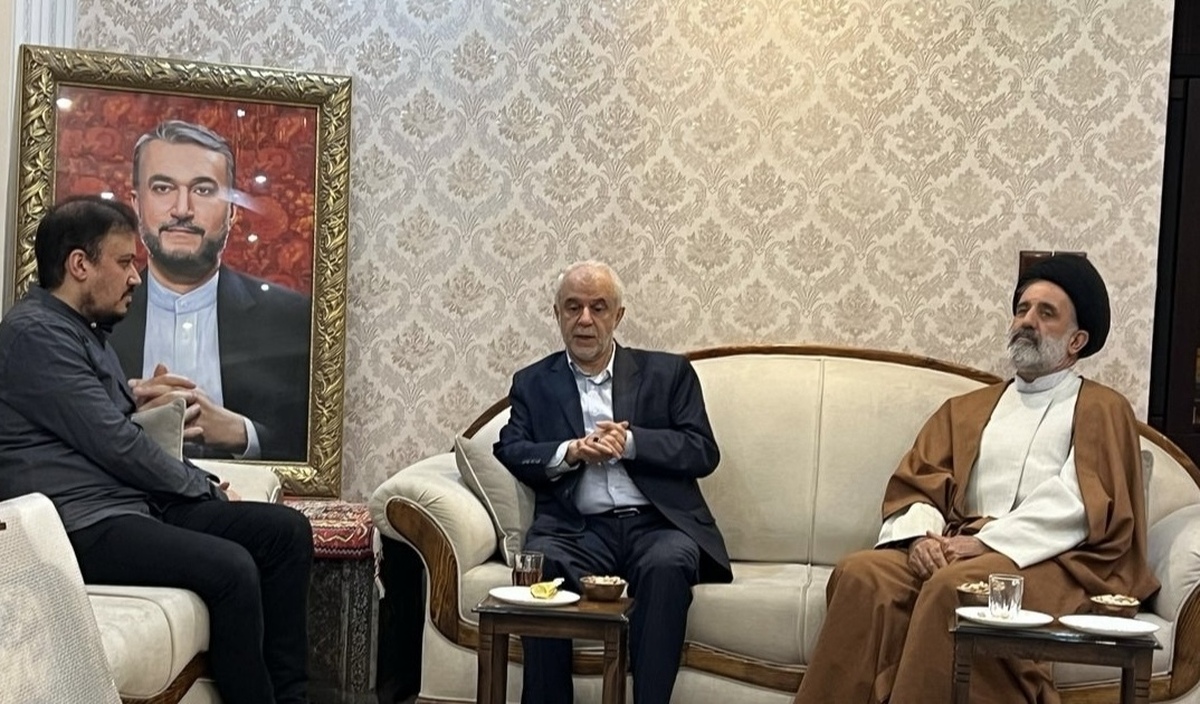 معاون رییس جمهور به دیدار خانواده شهید امیرعبداللهیان رفت