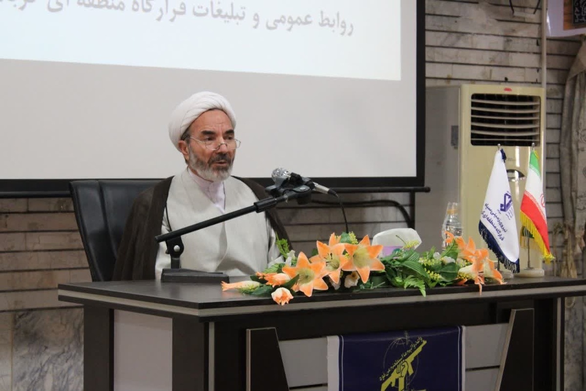 پاسدار باید با مطالعه دقیق آموزه‌های دینی، دلیل مبارزه با استکبار را درک کند