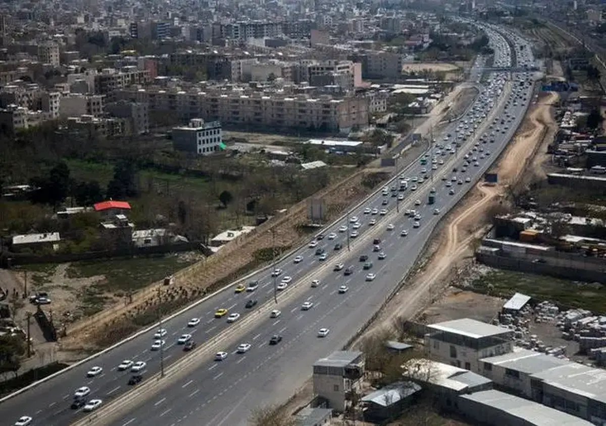 باران، گرد و خاک و ترافیک نیمه‌سنگین در جاده‌های کشور