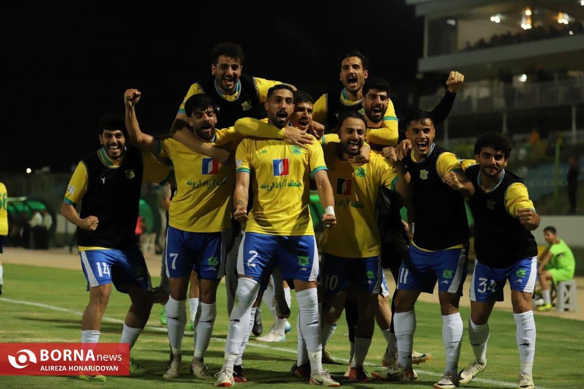 دیدار تیم های فوتبال صنعت نفت - نفت و گاز گچساران