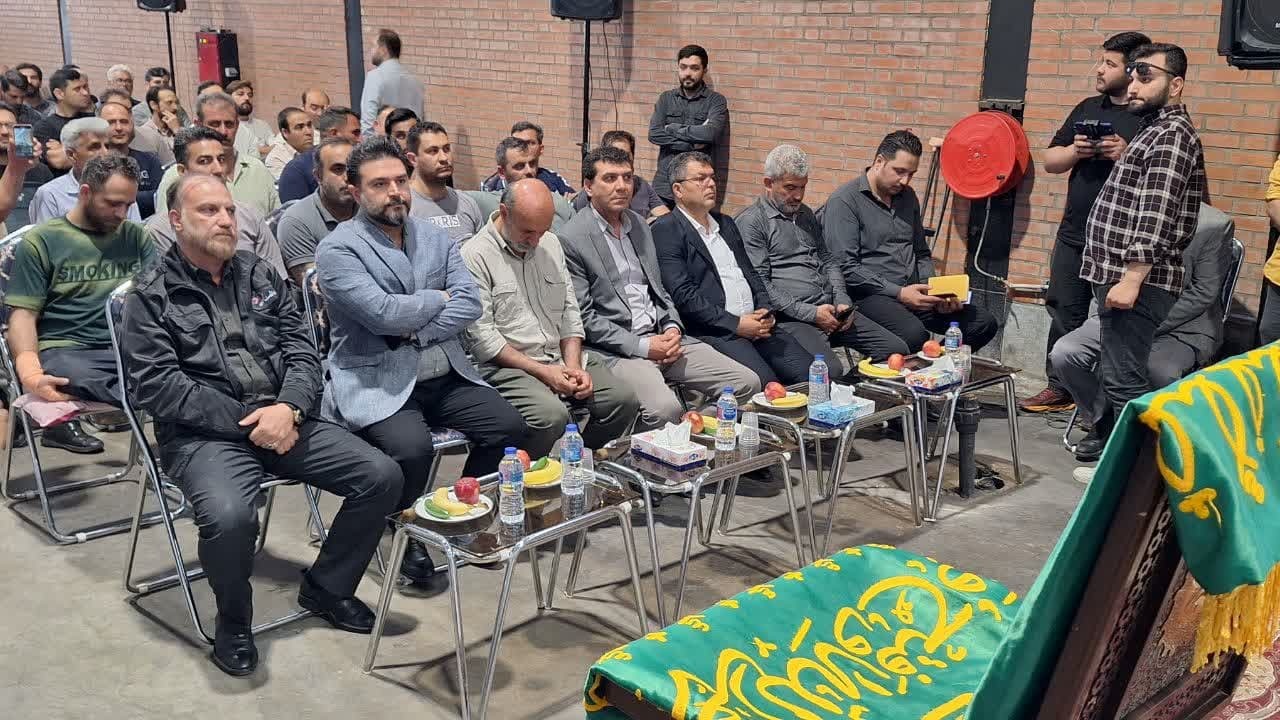 سختی ها و ناملایمات عرصه تولید را به جان می خریم تا اقتصاد و اشتغال آسیب نبیند