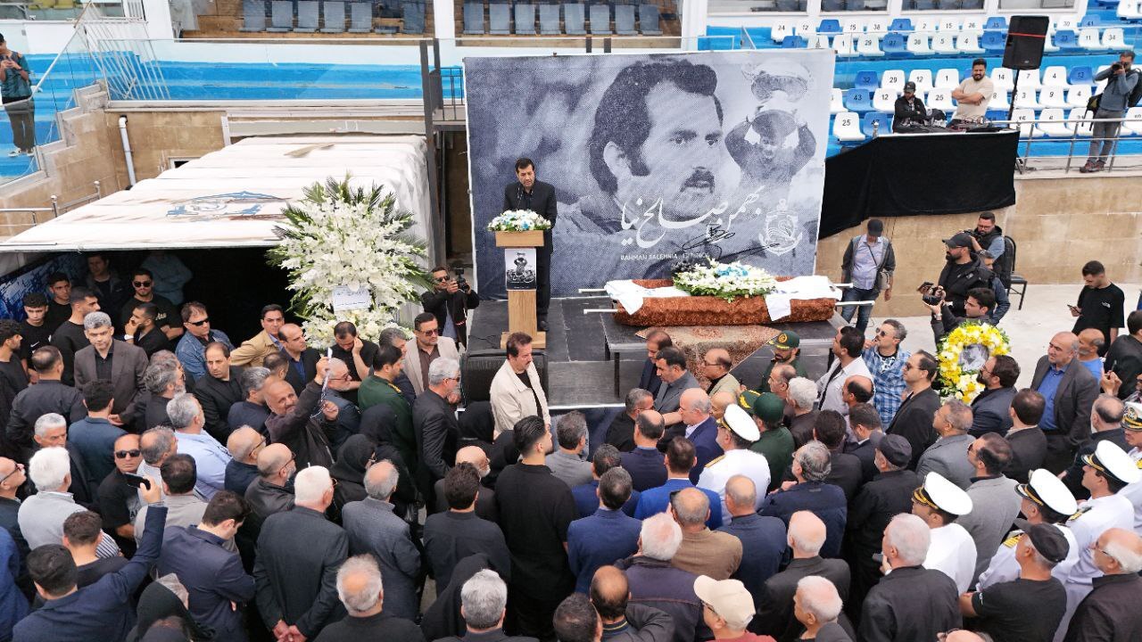 حضور وزیر ورزش و جوانان در مراسم تشییع پیکر زندهیاد استاد بهمن صالحنیا + فیلم حضور وزیر ورزش و جوانان در مراسم تشییع پیکر زندهیاد استاد بهمن صالحنیا + فیلم