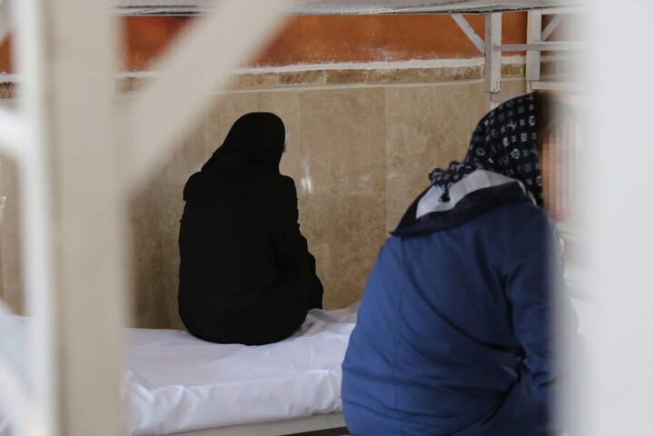 سایه سنگین قضاوتها بر سر بانوی از اعتیاد برگشته/ ۱۲ درصد از زنان معتاد به انگیزه تهیه ماده مخدر سرقت میکنند سایه سنگین قضاوتها بر سر بانوی از اعتیاد برگشته/ ۱۲ درصد از زنان معتاد به انگیزه تهیه ماده مخدر سرقت میکنند