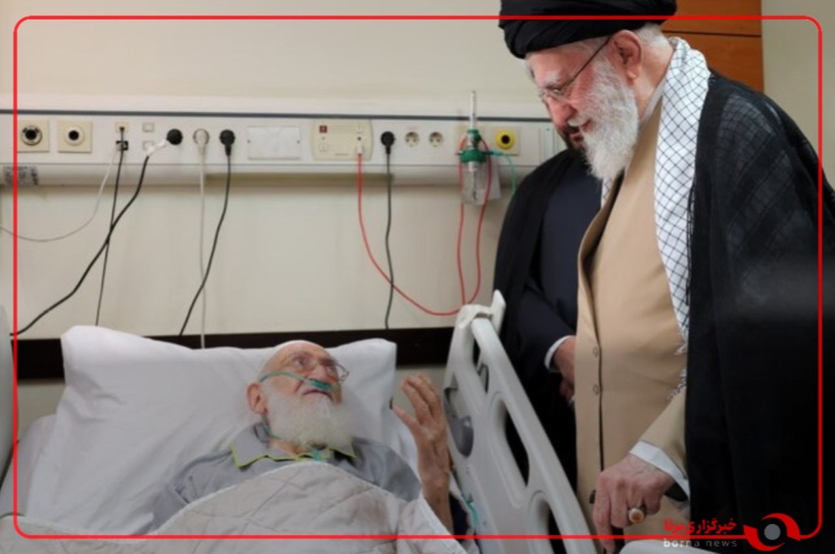 لحظاتی از عیادت عصر امروز رهبر انقلاب اسلامی از حضرت آیت‌الله نوری همدانی