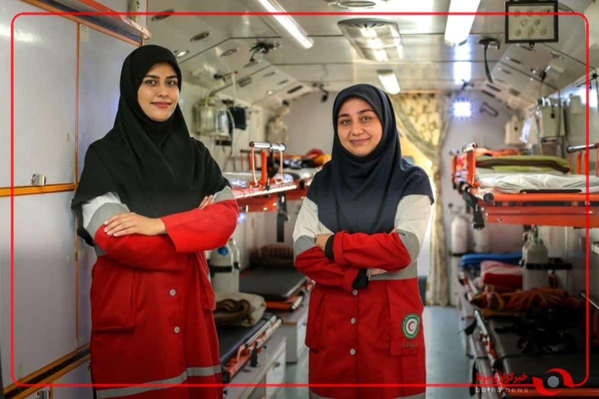 گوشه اى از مهارت بانوان امدادگر هلال احمر در امداد هوايى