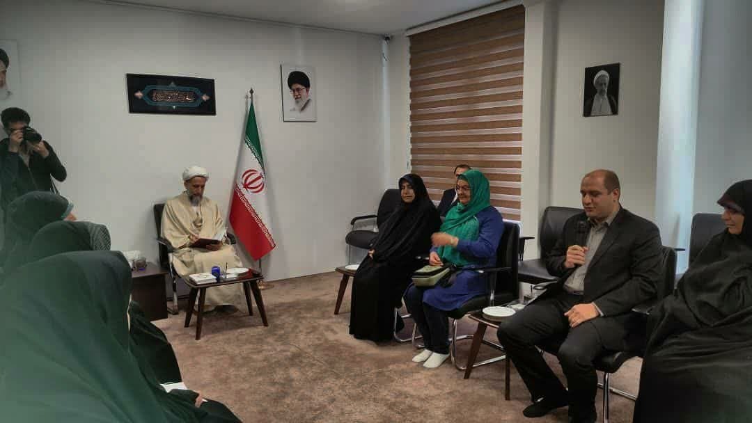 دیدار بانوان خانه ملت با نماینده ولی فقیه در استان قزوین دیدار بانوان خانه ملت با نماینده ولی فقیه در استان قزوین