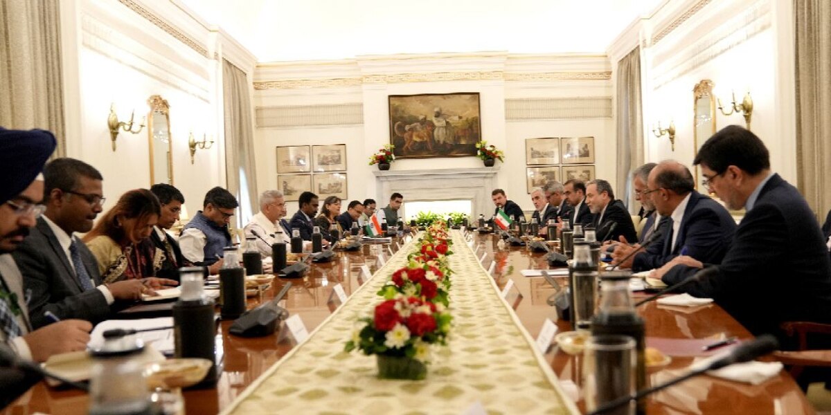 دیدار وزیر امور خارجه جمهوری اسلامی ایران و وزیر امور خارجه هند