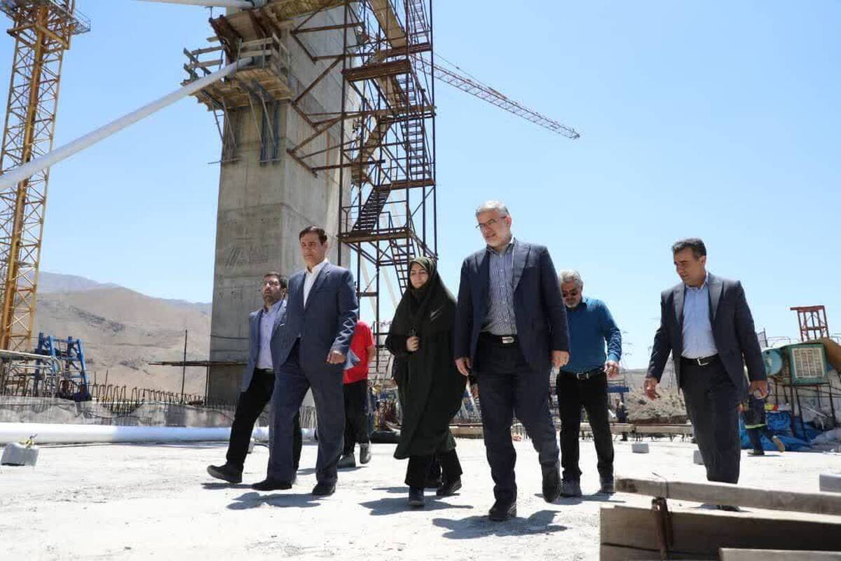 بازدید معاون رئیس‌جمهور و رئیس سازمان محیط زیست از پروژه آزادراه شمالی کرج