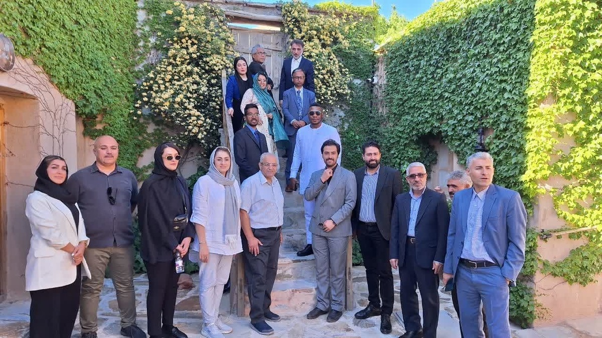 سفرای خارجی از اقامتگاه بوم گردی اله بوم در قزوین دیدن کردند 