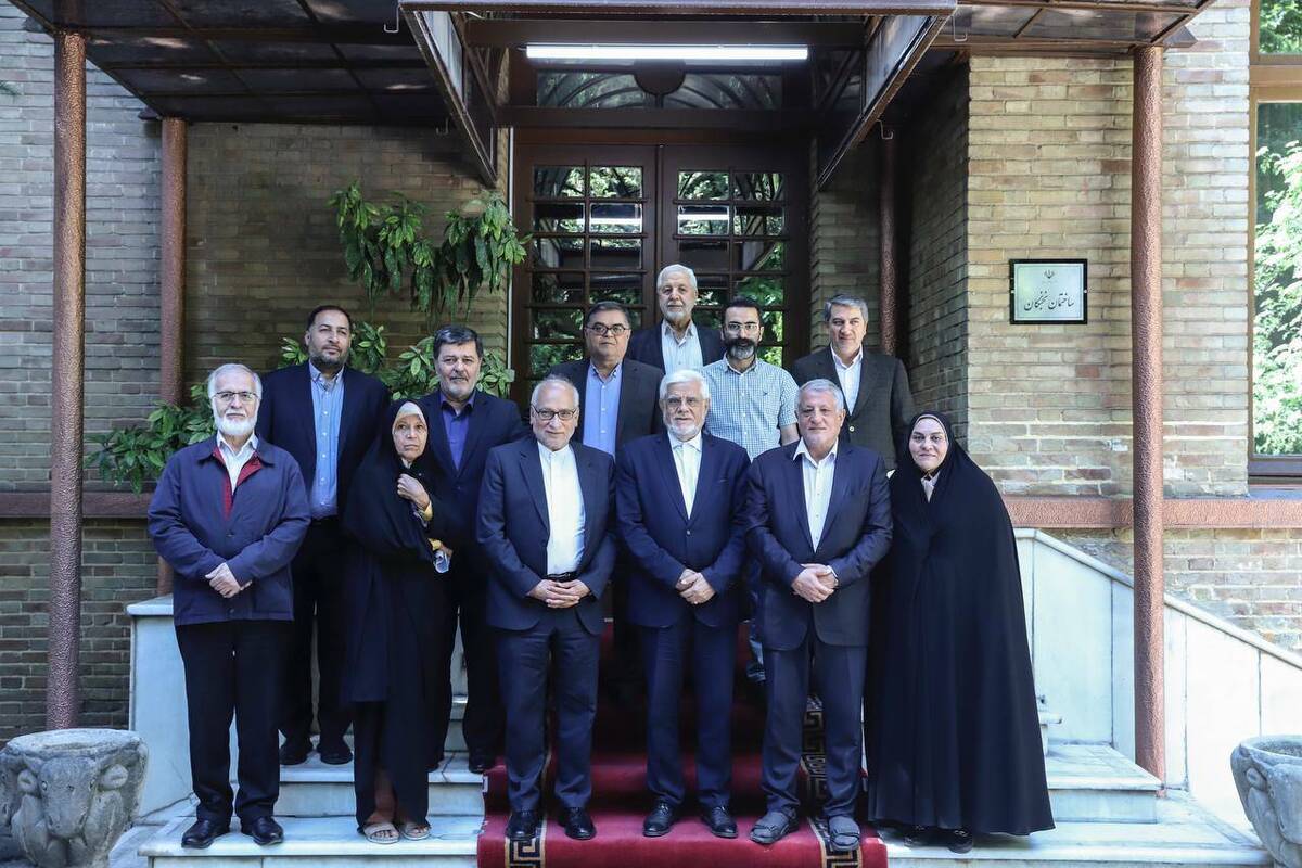 عارف: رابطه خوب دولت با رهبری سرمایه‌ای برای دولت در حل مشکلات اساسی کشور است