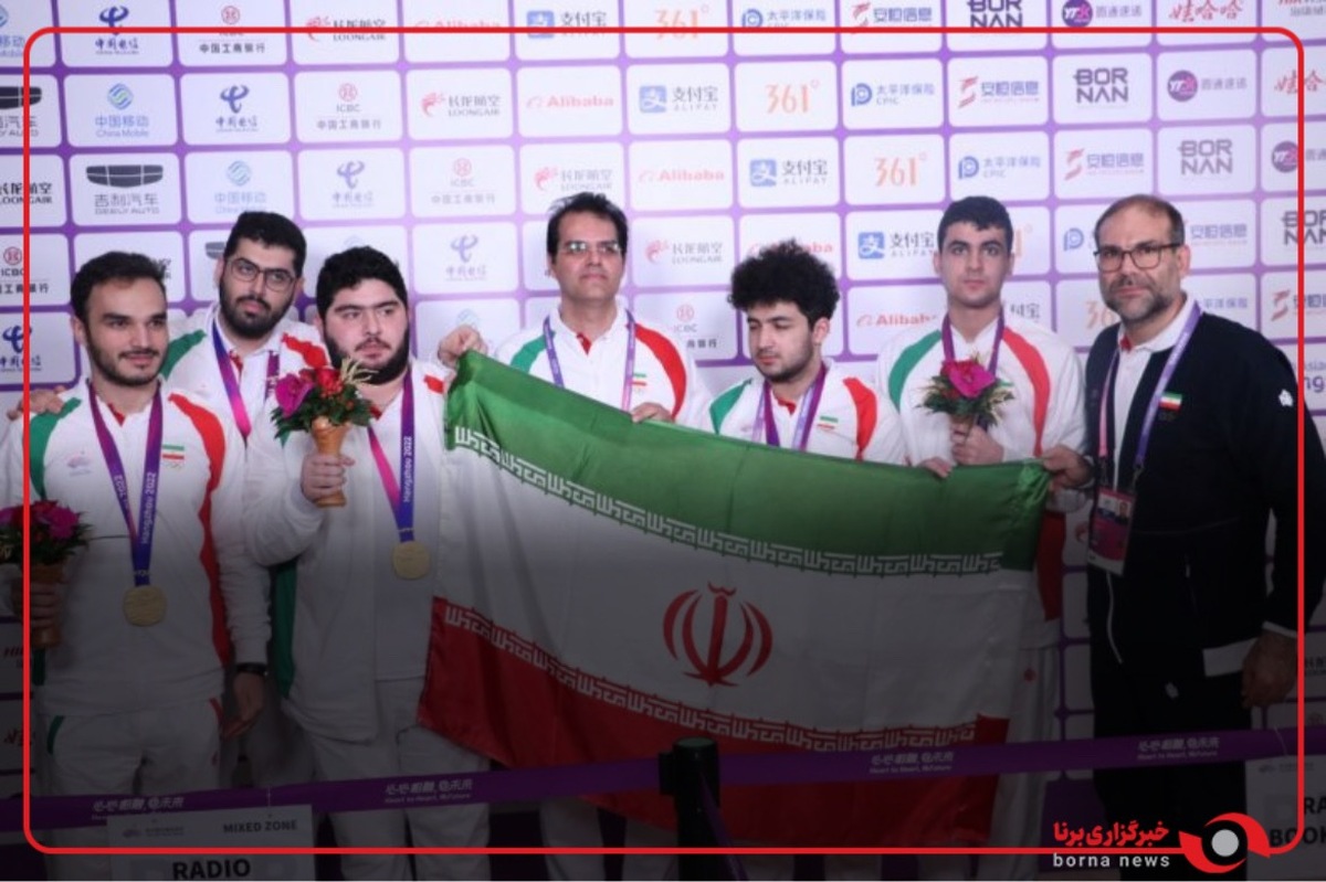 بالا رفتن پرچم جمهوری اسلامی ایران در امارات