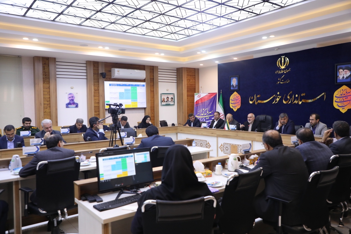 استاندار خوزستان: خرید محصول های تولیدی استان باید به فرهنگ عمومی تبدیل شود / پیگیری‌های جدی برای رفع مشکل برق و پرداخت به موقع مطالبه کشاورزان