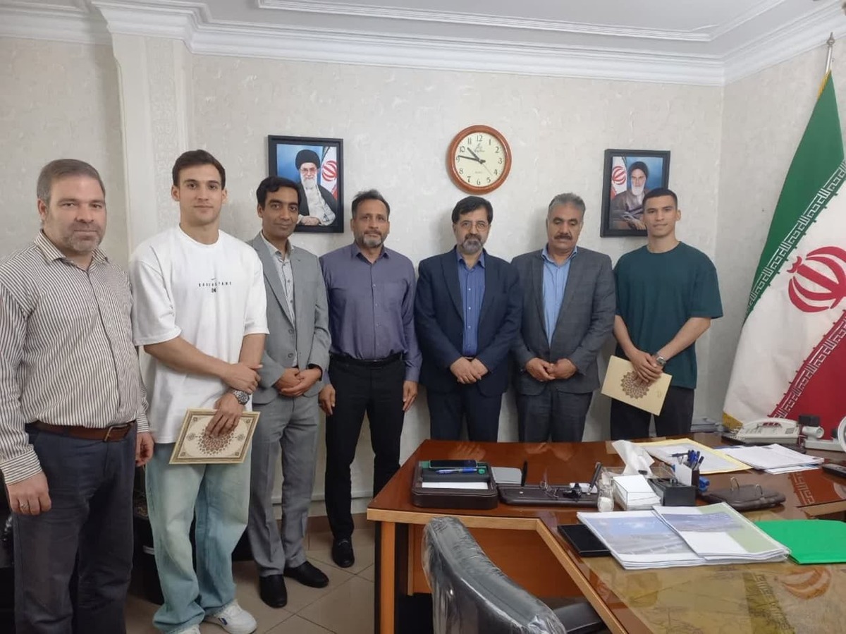 استاندار پای کار قهرمانان قمی