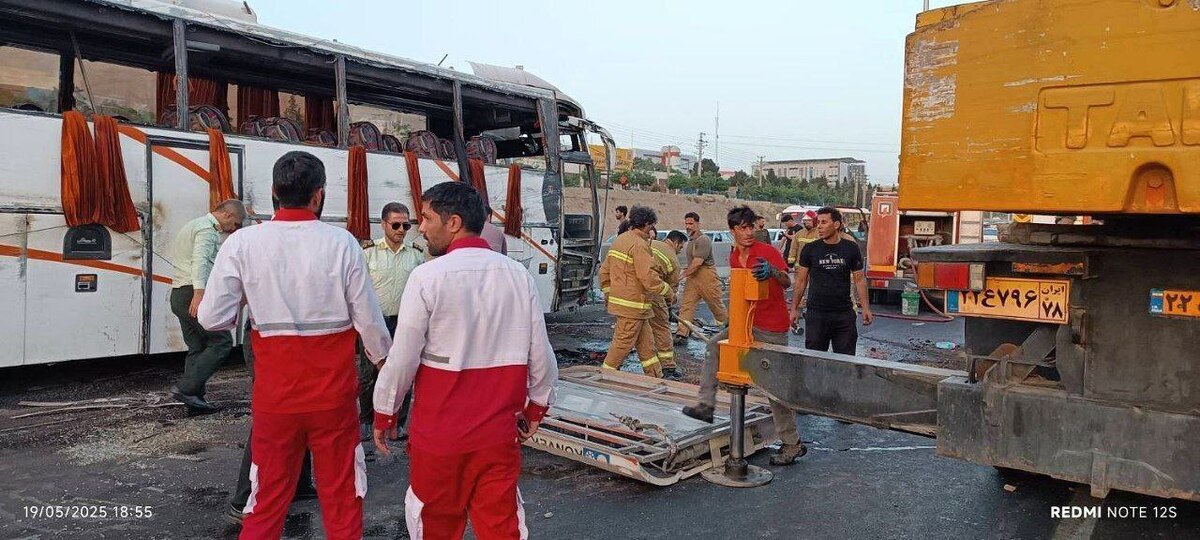 واژگونی اتوبوس در آزادراه تهران-کرج ۱۸ مصدوم و یک جان‌باخته برجای گذاشت