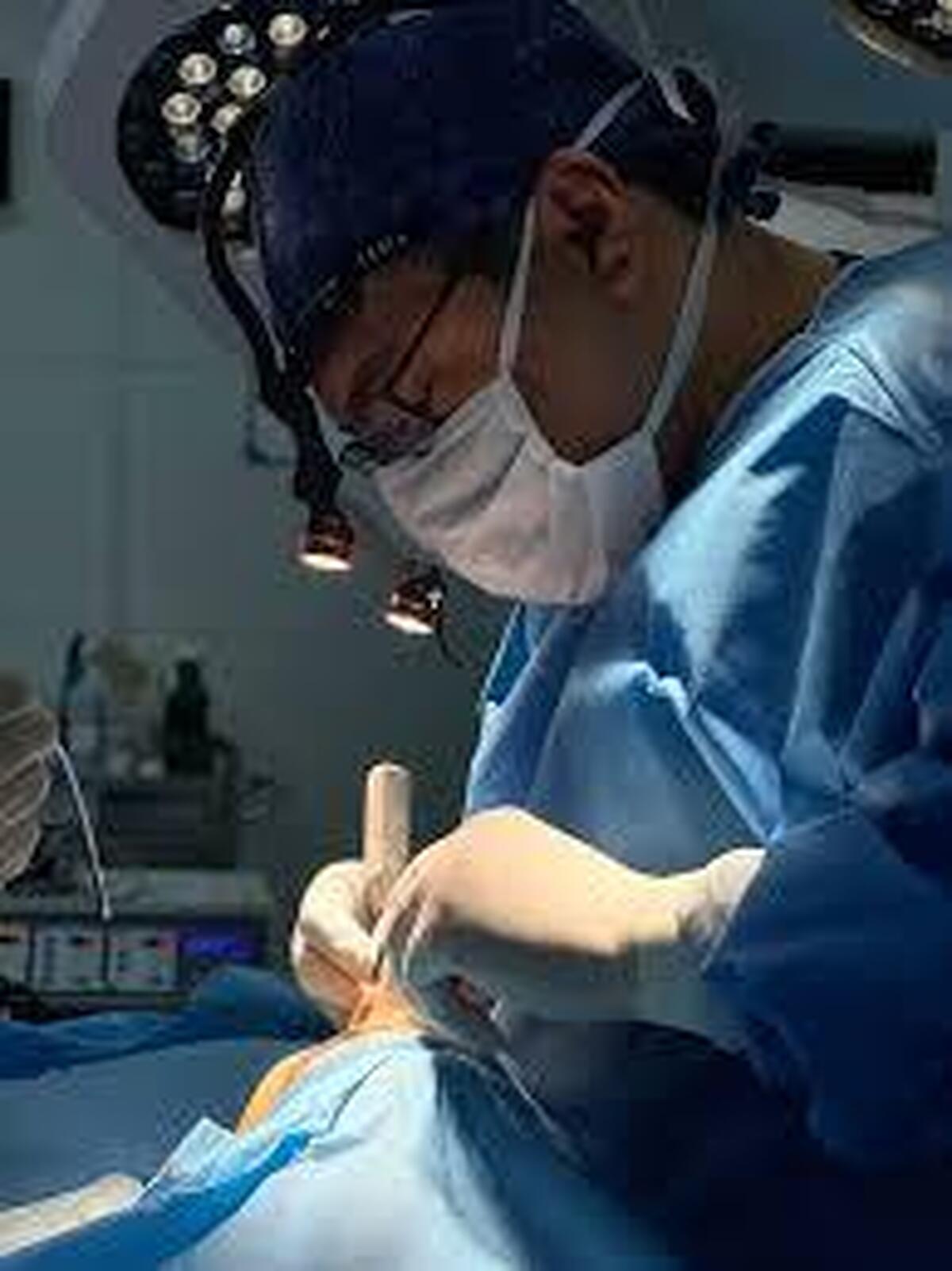 بهترین جراح بینی مشهد از نظر کاربران کیست؟