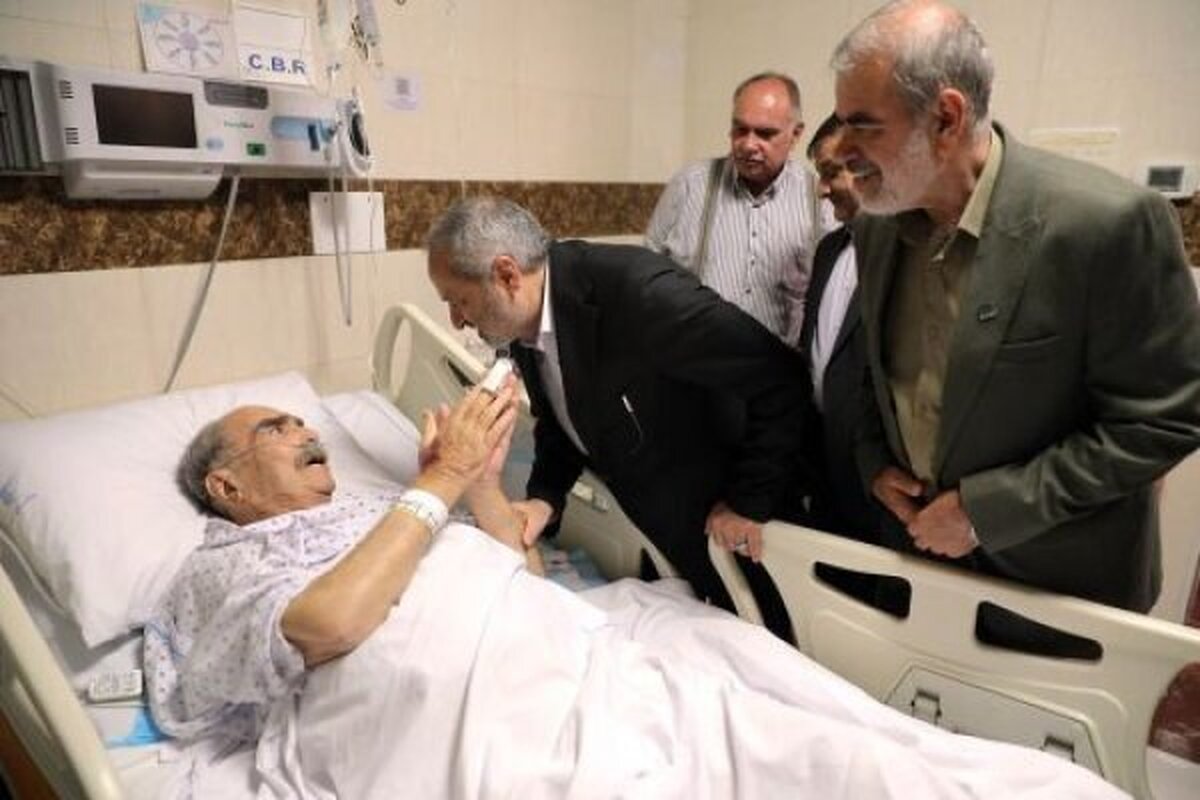 ‎عیادت وزیر آموزش و پرورش از رئیس جامعه خیرین مدرسه ساز کشور