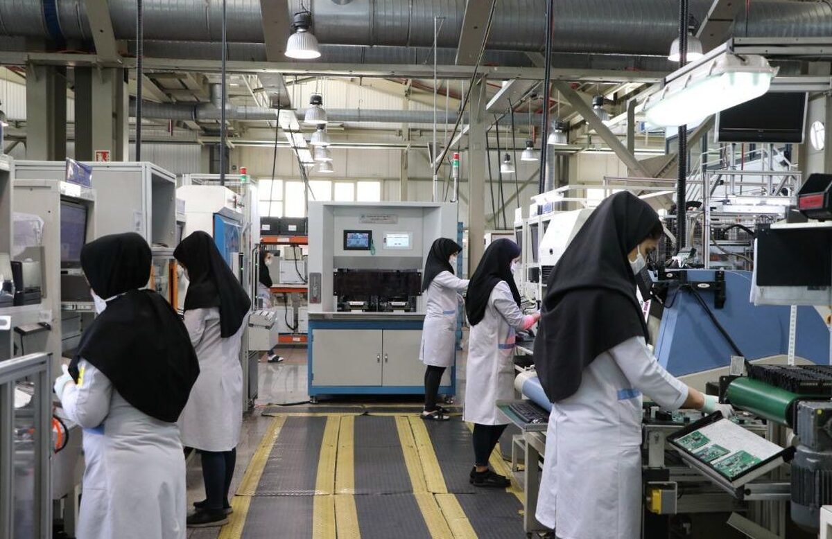 حضور بانوان در کارخانه‌ها، جبران فقدان نیروهای صنعتگر