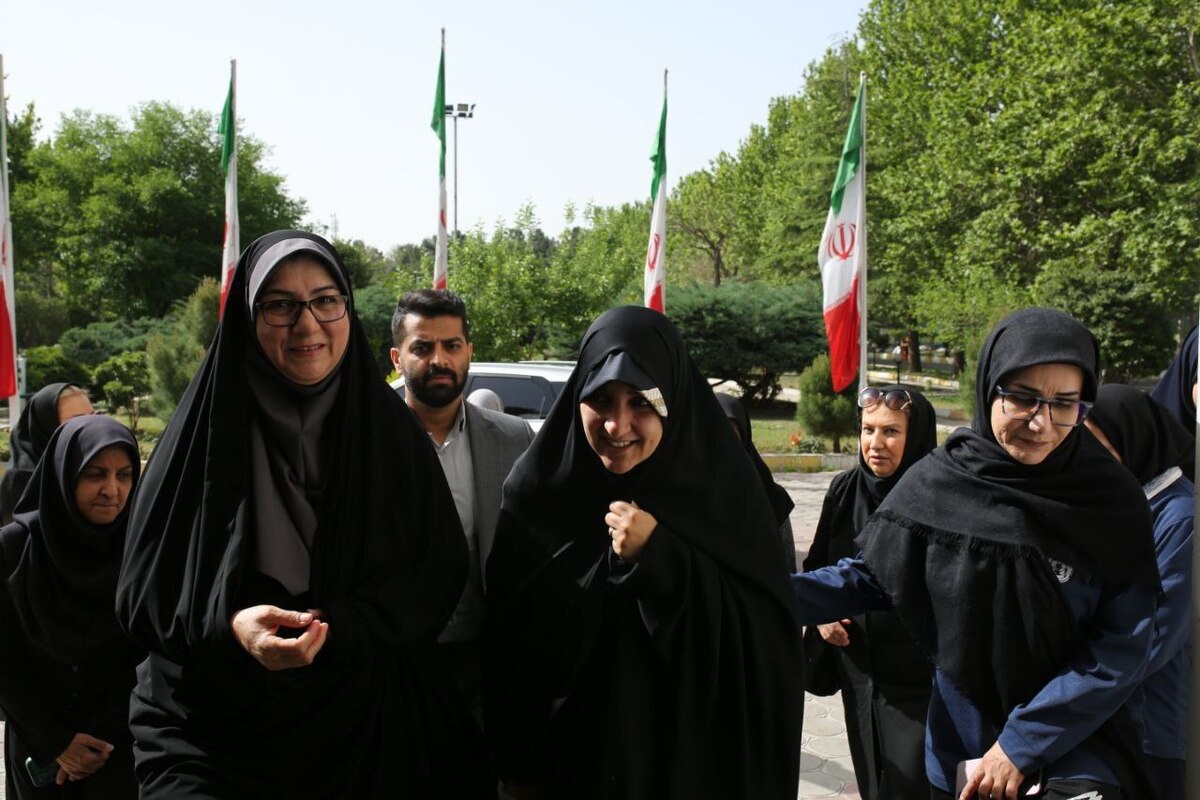 معاون رئیس‌جمهور در اردوی تیم ملی فوتسال بانوان حضور پیدا کرد