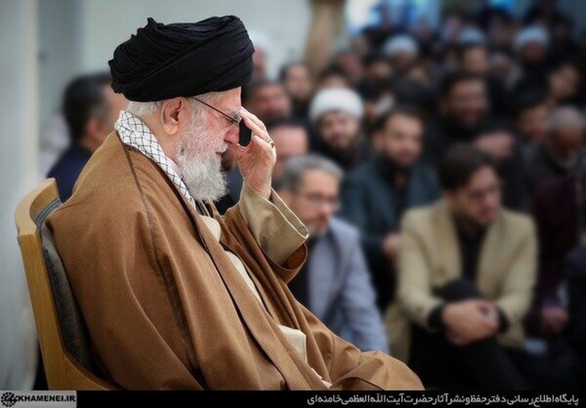 رهبر انقلاب: خط ائمه، خط ایستادگی و استقامت است
