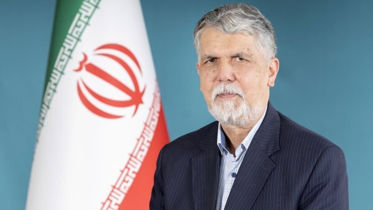 وزیر فرهنگ و ارشاد اسلامی به‌منظور شرکت در مراسم تشییع پاپ عازم رم شد