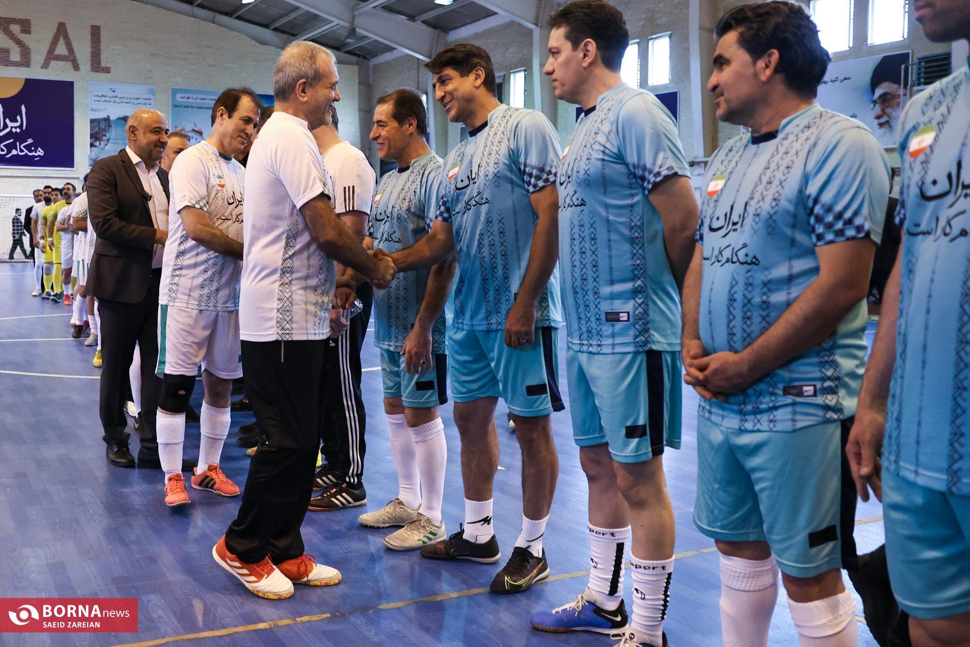 مهدوی: پزشکیان قبل از ریاست جمهوری روی فوتبال اشراف کامل داشت/ بازی بخاطر هفته کار و کارگر اقدام زیبایی بود مهدوی: پزشکیان قبل از ریاست جمهوری روی فوتبال اشراف کامل داشت/ بازی بخاطر هفته کار و کارگر اقدام زیبایی بود