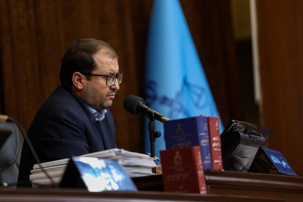 باید در حوزه حقوق اقتصادی یک تغییر رویکرد، پیشرفت و تعالی اتفاق بیفتد