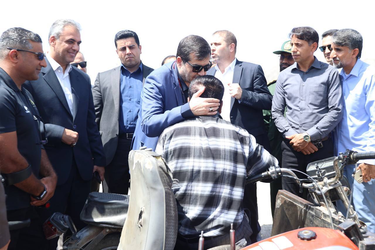 بروزرسانی میشود؛ قول وزیر ورزش برای تکمیل استادیوم چمران شهرستان رودان/ دنیامالی به کرمان رسید بروزرسانی میشود؛ قول وزیر ورزش برای تکمیل استادیوم چمران شهرستان رودان/ دنیامالی به کرمان رسید