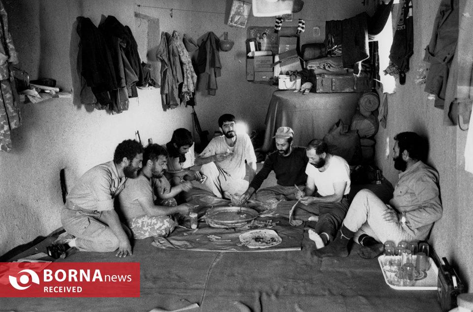 عکاسی را در خیابانهای انقلاب یاد گرفتم، نه در کلاس درس/ عکاسی را در خیابانهای انقلاب یاد گرفتم، نه در کلاس درس/ تنها جایی که هنوز از آن عکس نگرفتهام، کره ماه است! / عکاسی را در خیابانهای انقلاب یاد گرفتم، نه در کلاس درس/ عکاسی را در خیابانهای انقلاب یاد گرفتم، نه در کلاس درس/ تنها جایی که هنوز از آن عکس نگرفتهام، کره ماه است! /